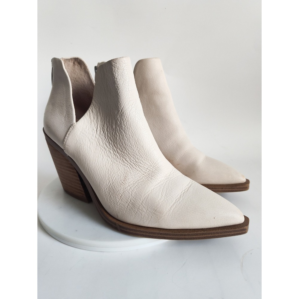 Vince Camuto Booties 7 Cream Leather Pointed Toe Side Cut Out‎ Western Gigietta